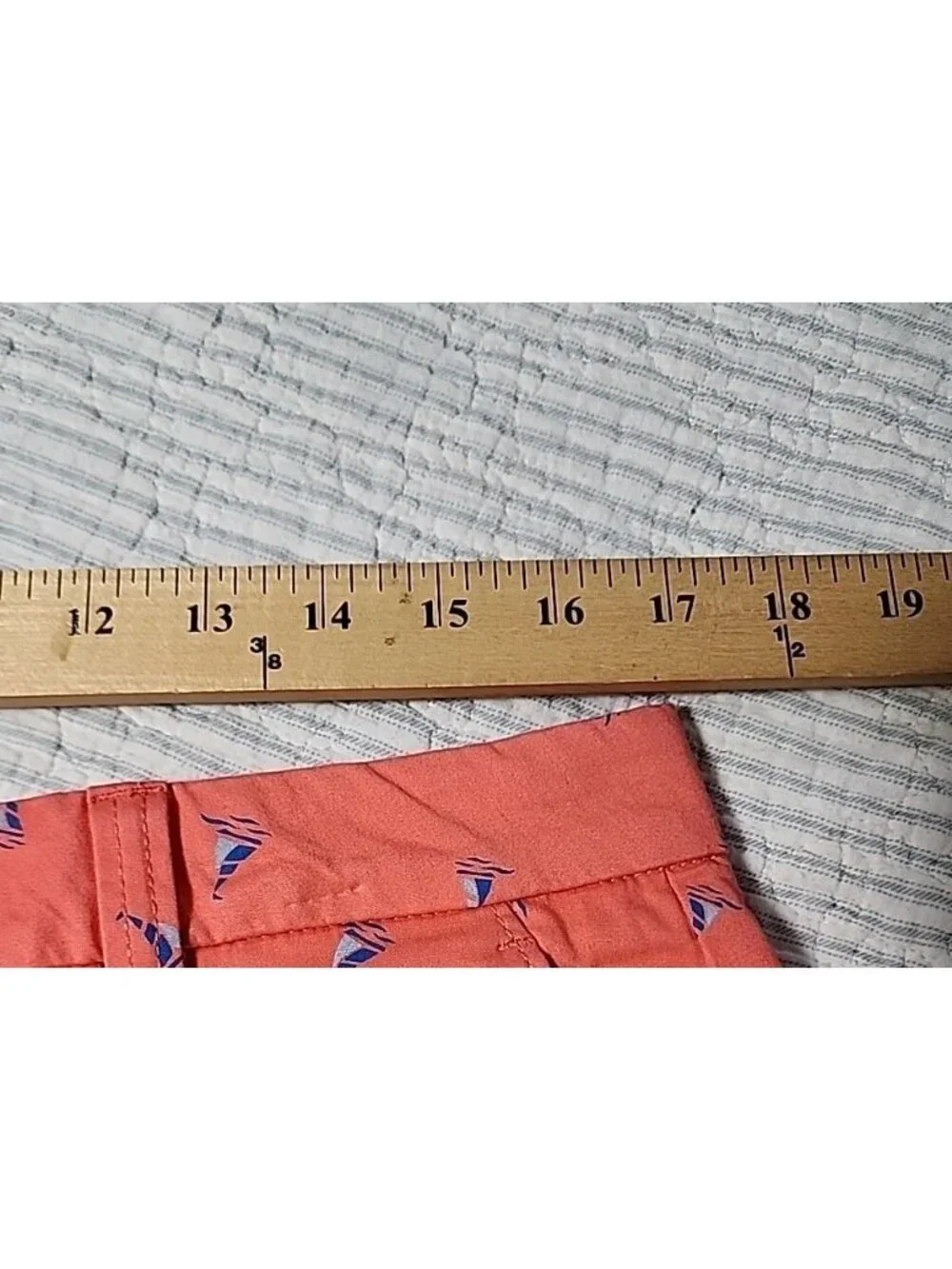 MAGELLAN SHORTS WOMENS 12 Coral SAILBOATS Novelty Print Nautical EUC Beach Vacay